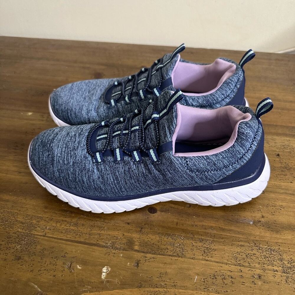 Athletic works women sneakers size 7